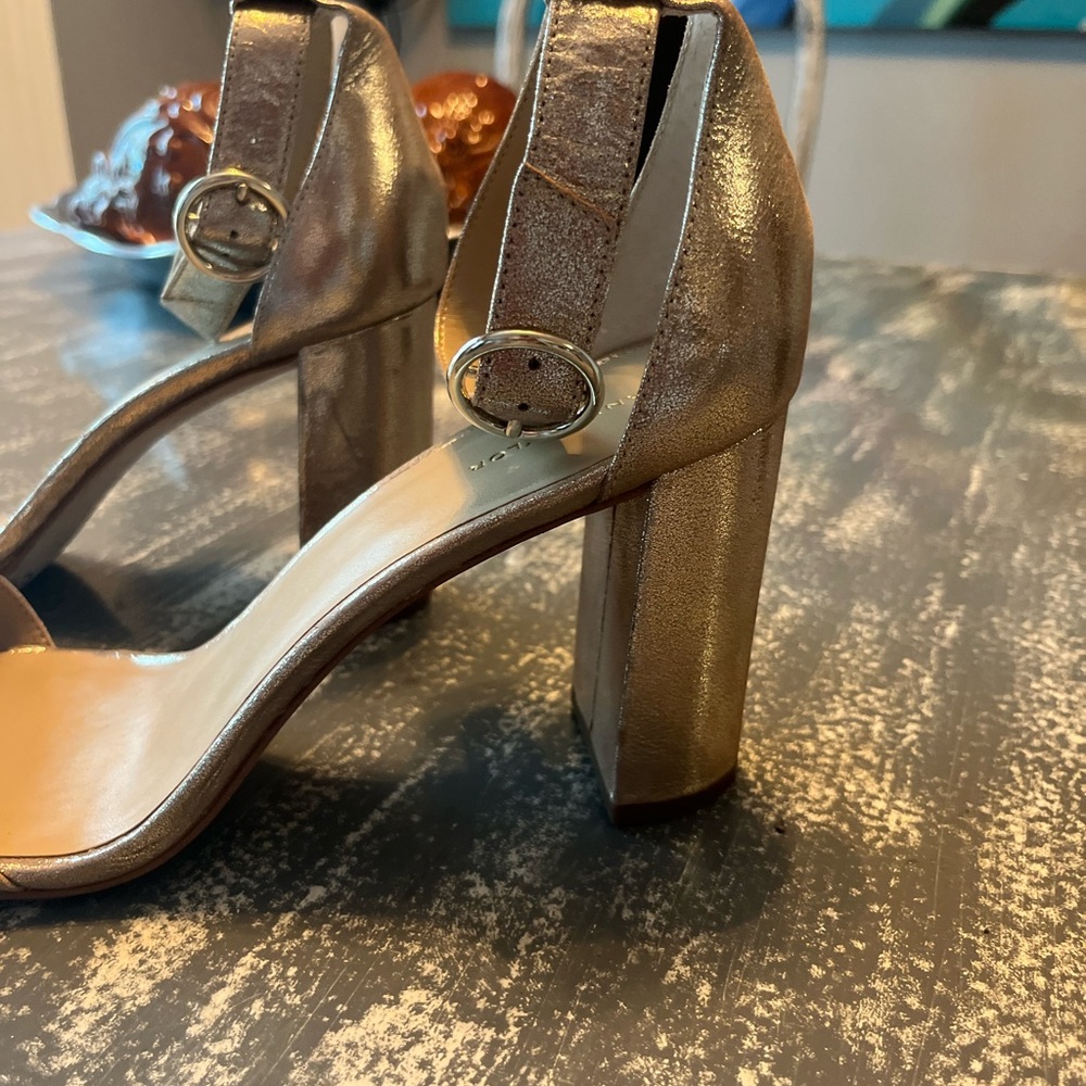 EUC AnnTaylor Heels - Picture 2 of 4